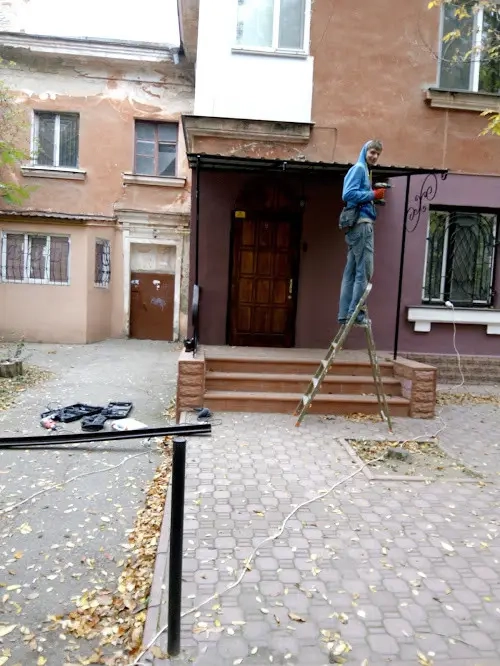 Виробляємо під замовлення ганок і підвісь