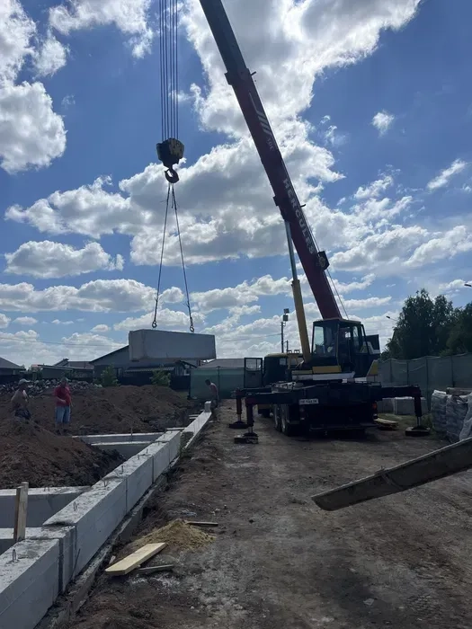 Автокран 16 т з оператором — підйом, монтаж, розвантаження