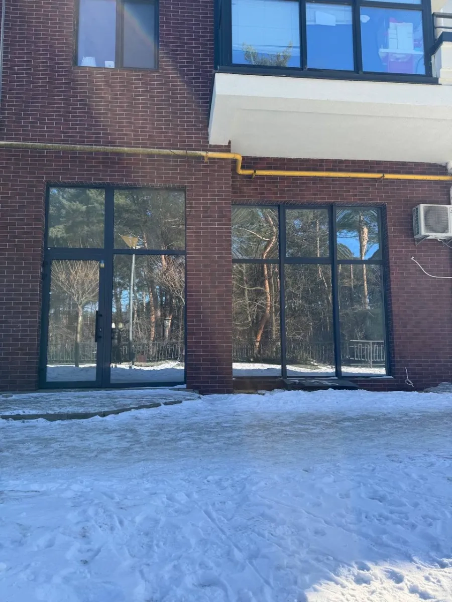 Фасадне приміщення 102 м2 в ЖК на Прорізній