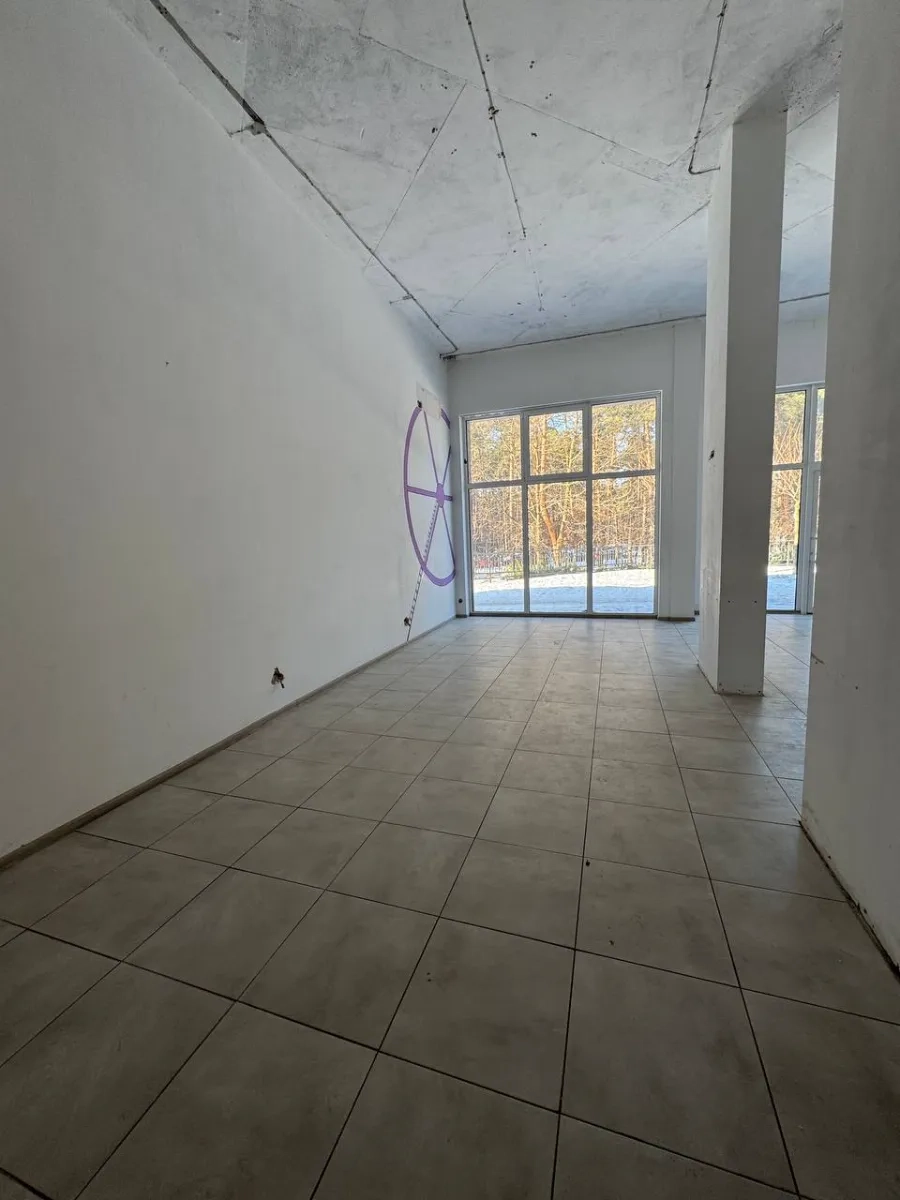 Фасадне приміщення 102 м2 в ЖК на Прорізній