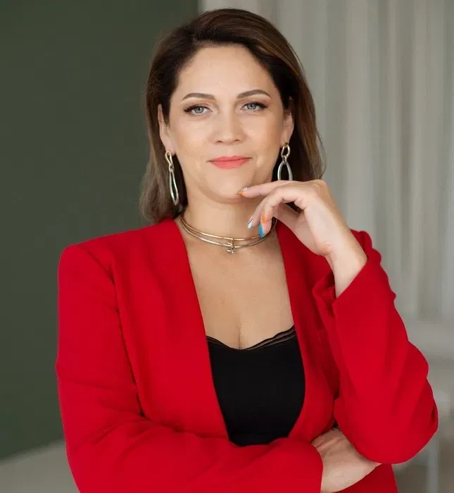 Гіпнотерапевт , Регресолог, Женский психолог, Расстановщик.Меняю жизни