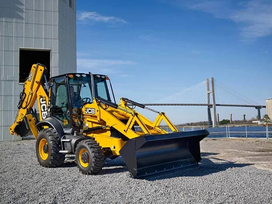 Послуги Екскаватор-навантажувач JCB3CX, вантажоперевезення;