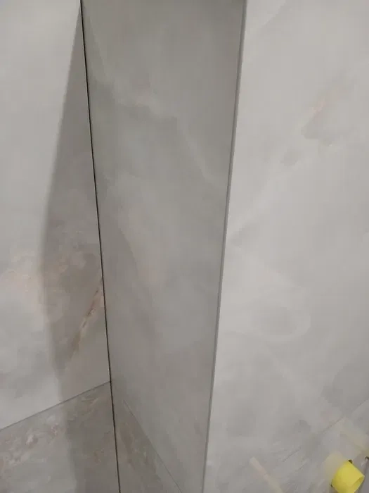 Плиточник. Укладання плитки. Великий формат