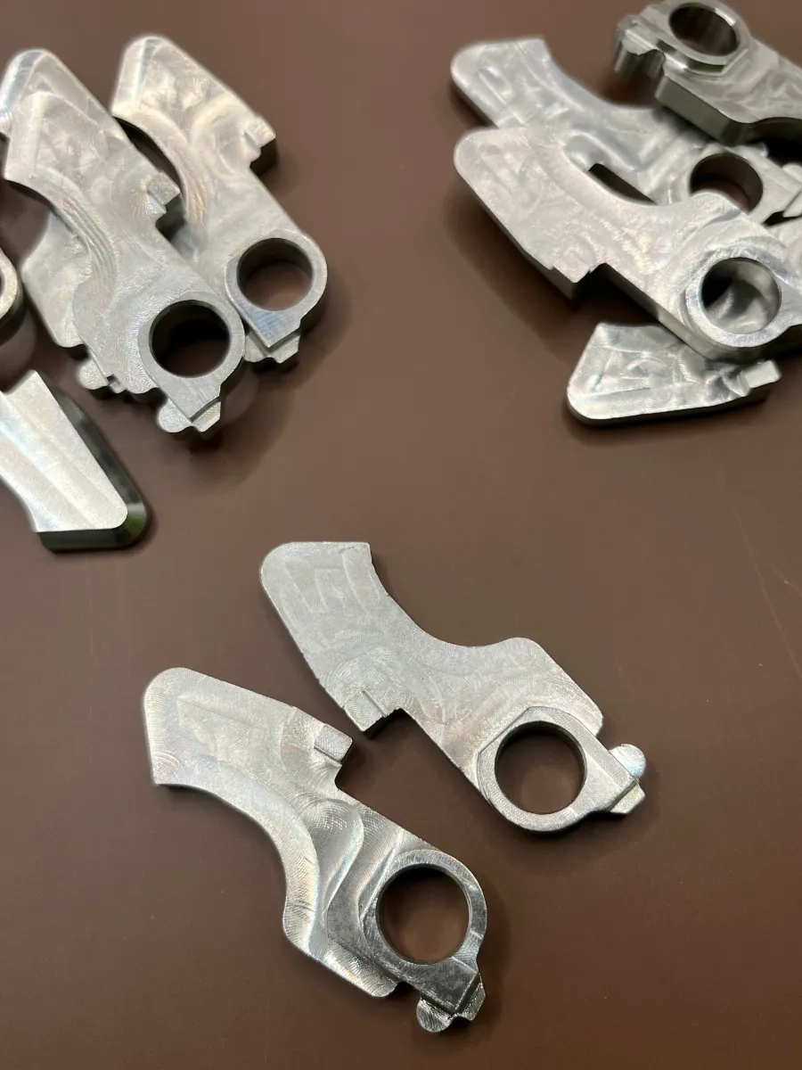 Фрезерування на ЧПК верстатах. Порізка дерева, пластику, алюмінію.