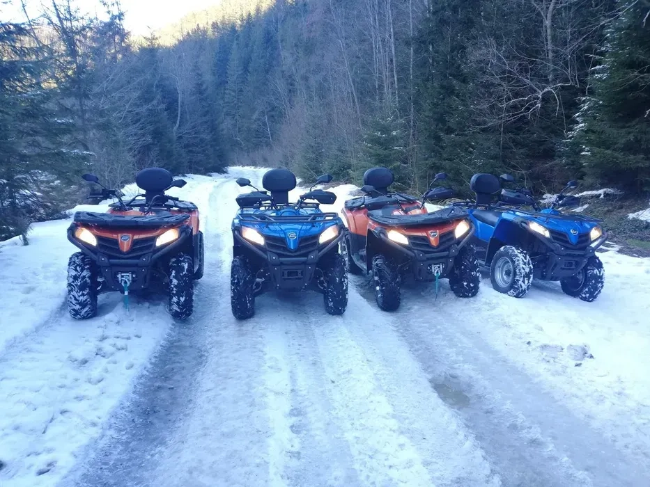 Квадроцикли активний відпочинок в Карпатах.