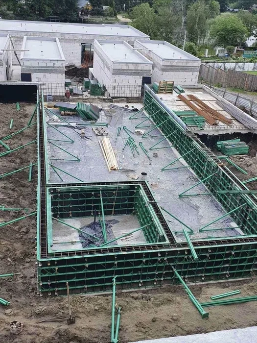 Дрібнощитова опалубка для стін, басейнів, підвалів