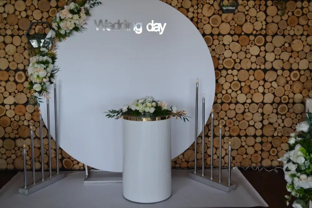 Стіл тубус на колесах на свята