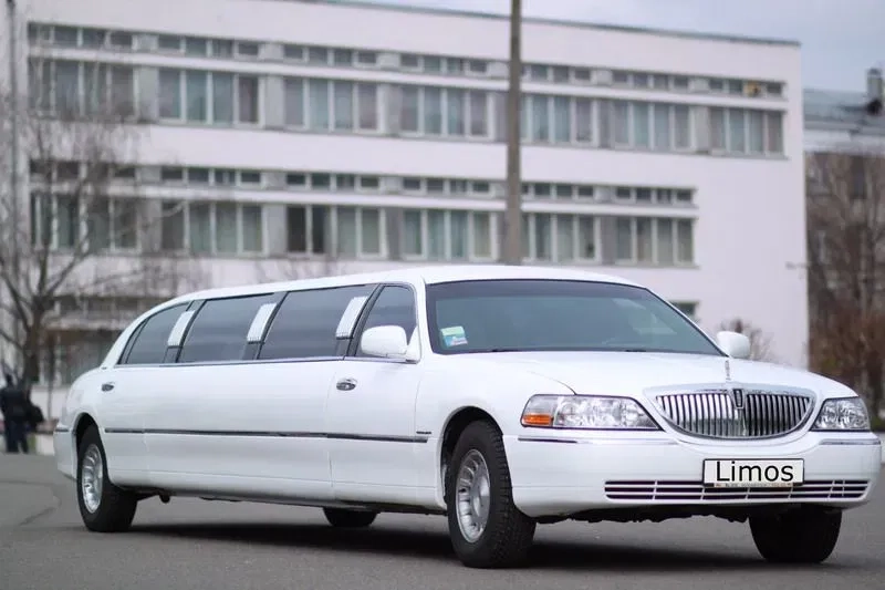 Лімузин Київ. Замовлення. Недорого авто на весілля Київ.