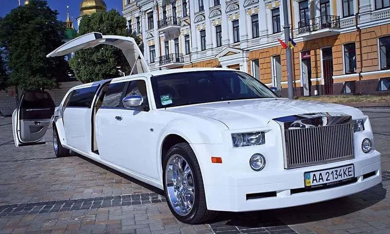 Лімузин Київ. Замовлення. Недорого авто на весілля Київ.
