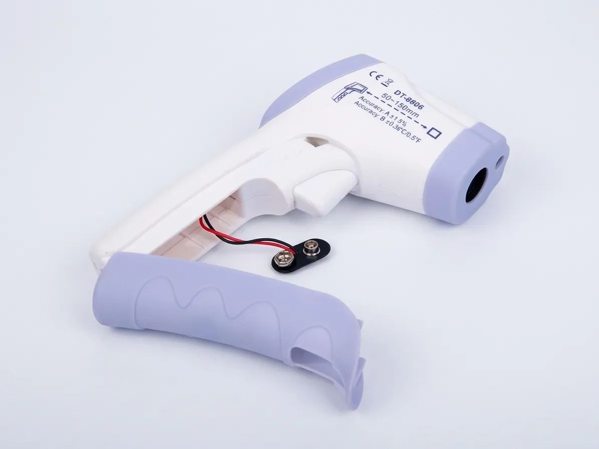 Безконтактний термометр IR-805 – простий у використанні.