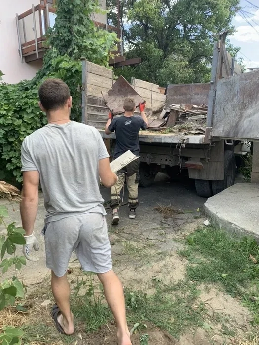 Вивезення сміття, демонтаж, вантажники, прибирання територій