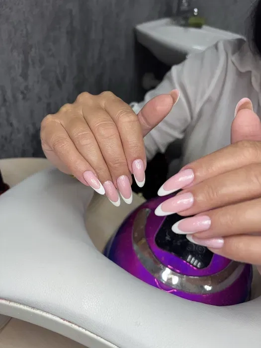 Манікюр та педикюр на Героїв Дніпра, 65 | «Магія краси»