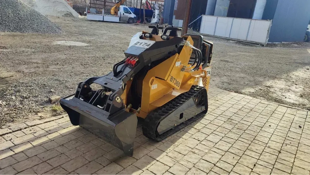 Міні навантажувача з вагою 750кг.