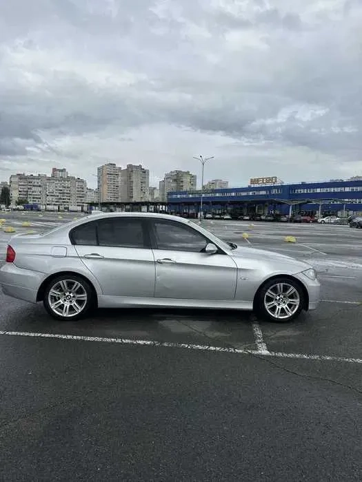 Фінансова Програма Користування BMW: Автомобіль Преміум Класу з Першим Щоденним Внеском лише від 400 Гривень.