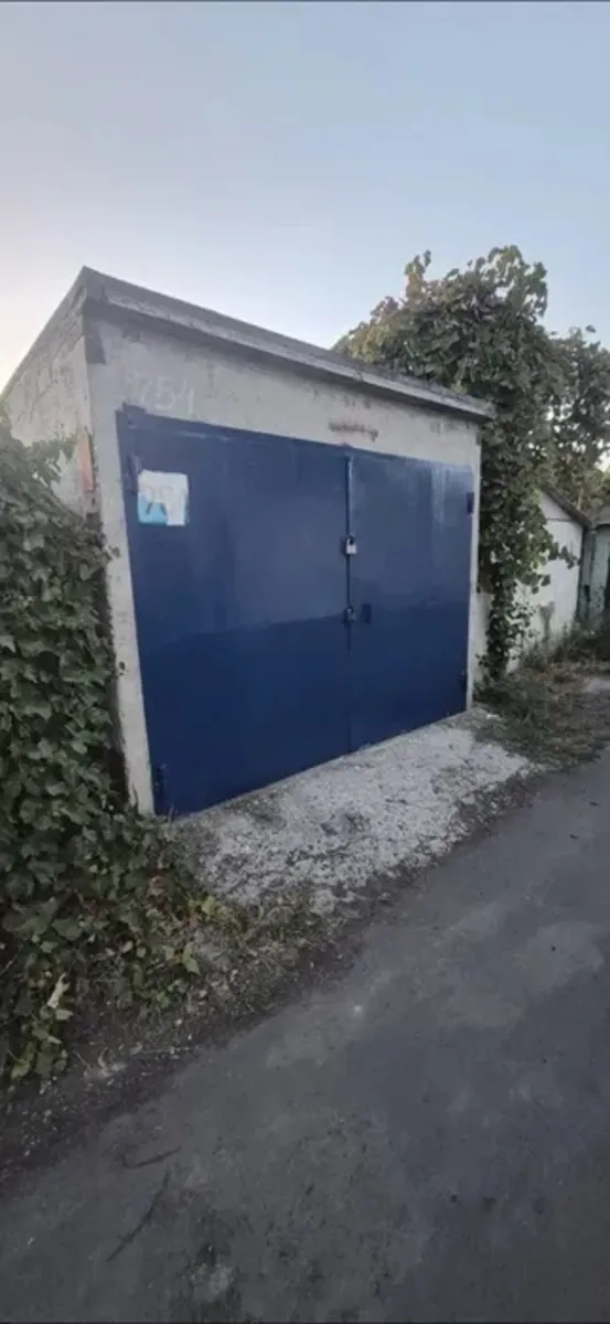 Гараж для авто або зберігання речей