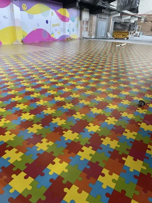 Укладання лінолеуму, ковроліну, вініл, ламінат. Заливка нівелір маса