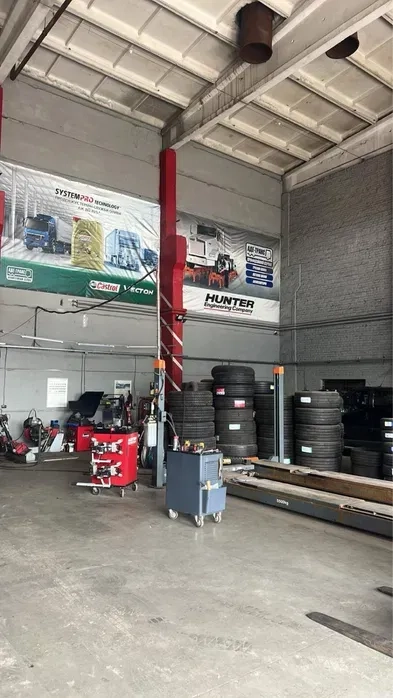 Професійний шиномонтаж для легкових автомобілів (R13-R23) у вашому місті.