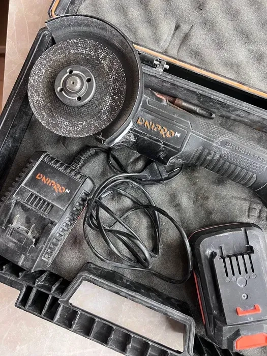 Акумуляторна болгарка у користування