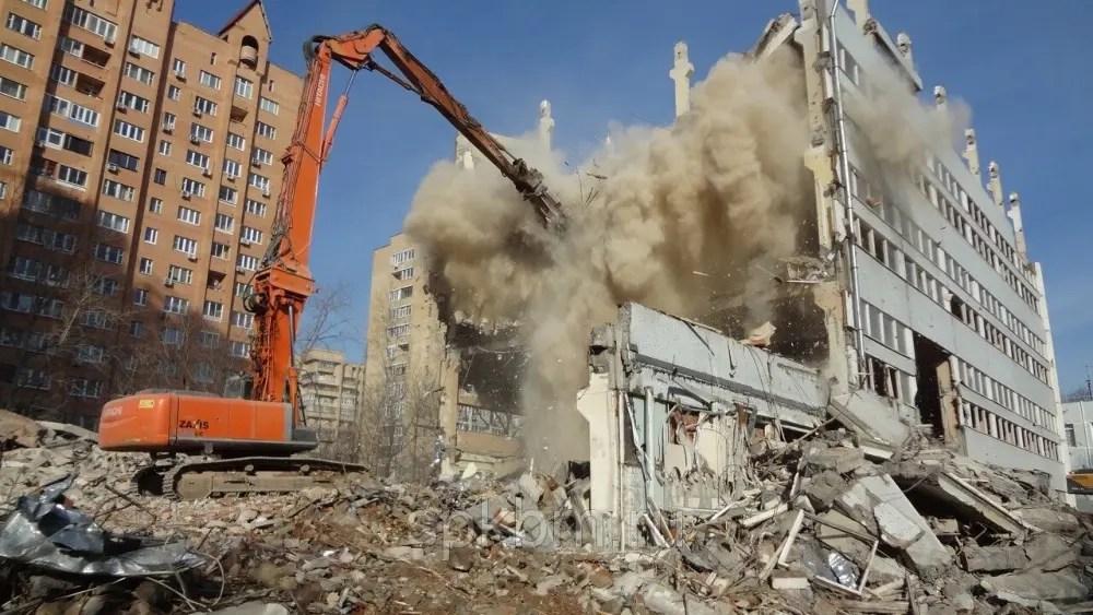 Демонтаж багатоповерхових будівель