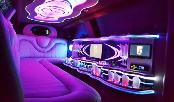 030 Лімузин на веcілля Mercedes W221 S600 білий