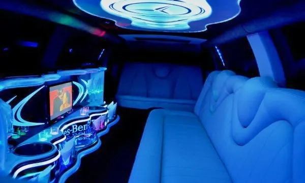 030 Лімузин на веcілля Mercedes W221 S600 білий