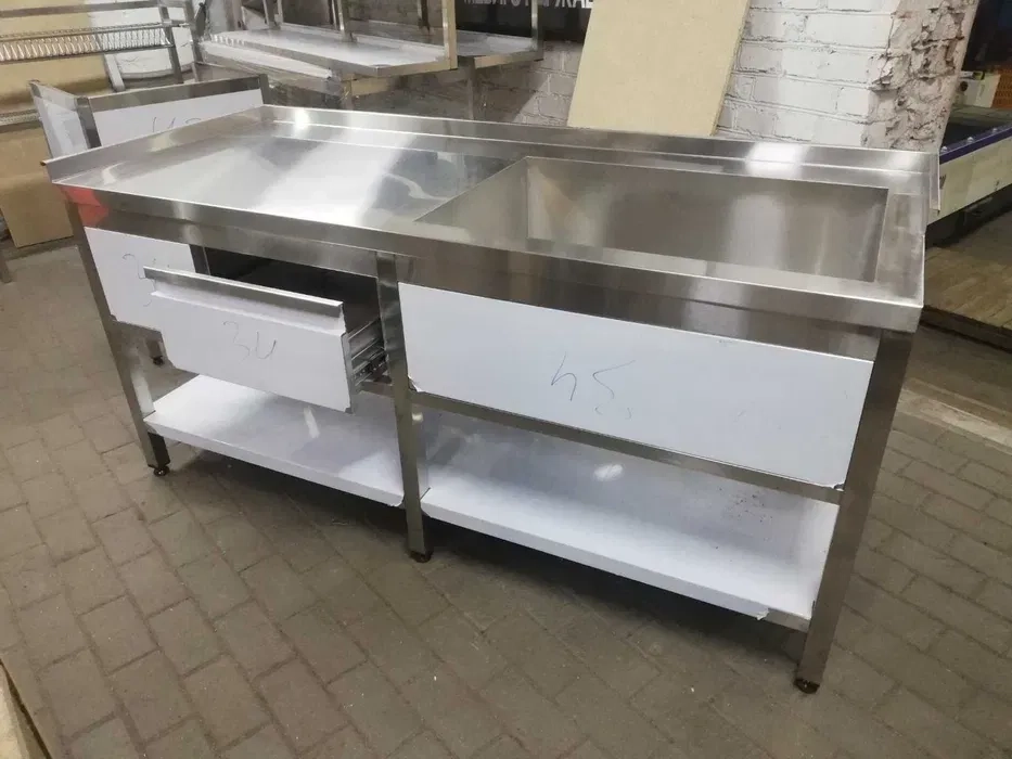 Обладнання з нержавійки столи, стелажі, мийки. Власне виробництво