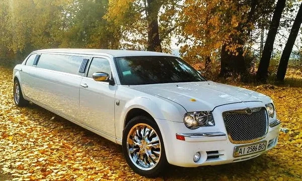 015 Лімузин на весілля Chrysler 300C Limo білий 