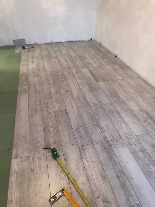 Укладка ламината, сварка, гипсокартон, плитка все строительные работы