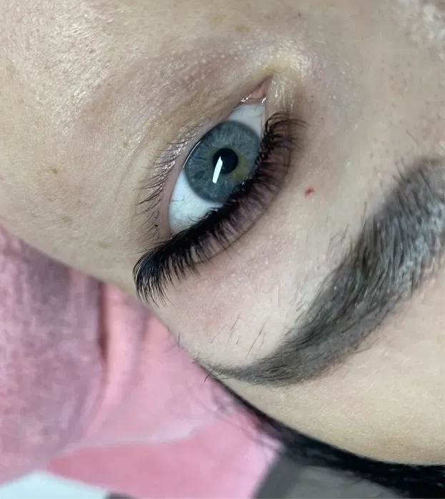 Нарощення вій — всі ефекти для виразного погляду і краси