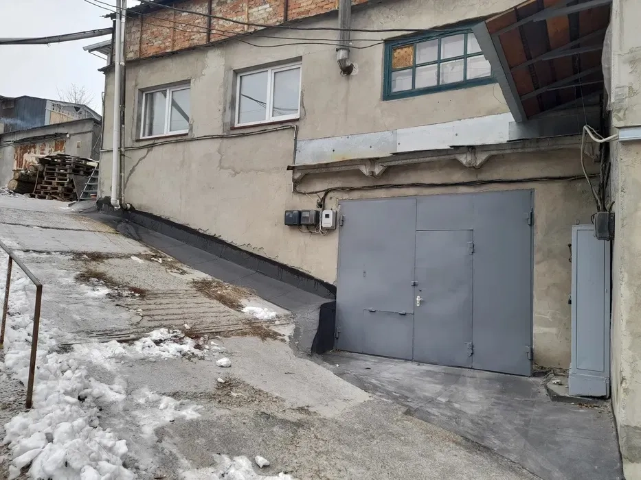 Зручний гараж на 2-му поверсі під виробництво