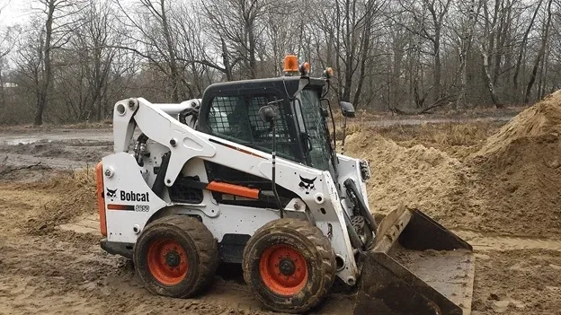 Бобкат міні-навантажувач