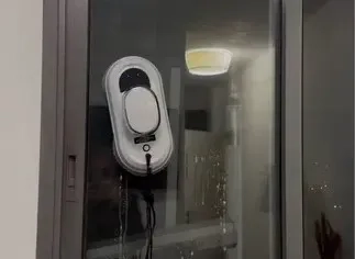 Робот мийник вікон