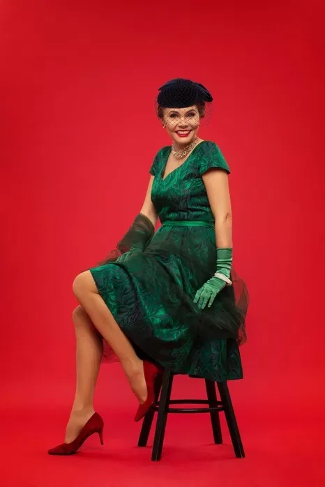 Сукні та чоловічі костюми вінтаж