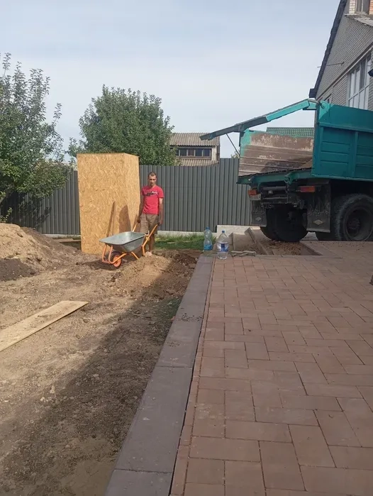 Вывоз мусора, разного хлама, демонтаж зданий