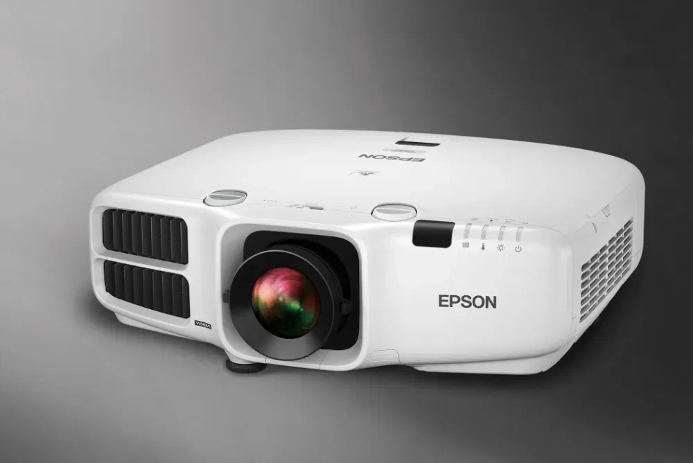 Проектор професійний EPSON 5200 люмен 2 000 грн.!!