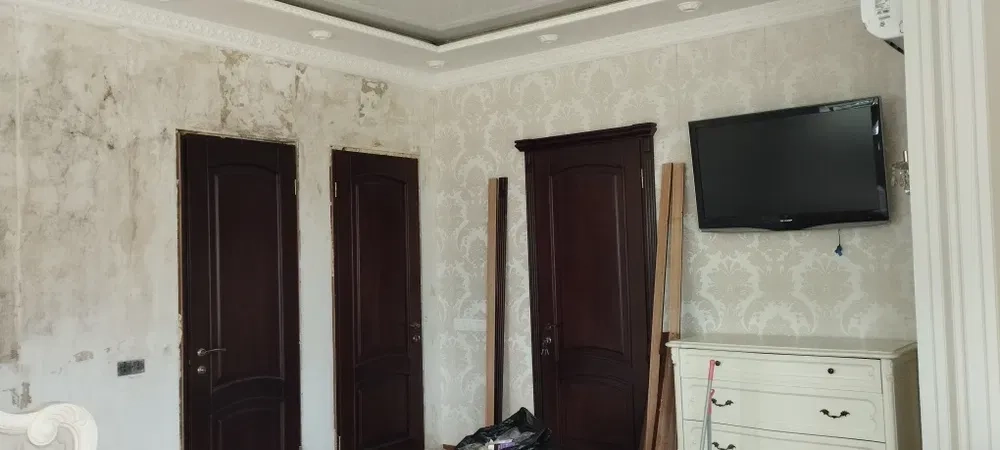 Поклейка шпалер від 80 грн кв. м. , малярні роботи