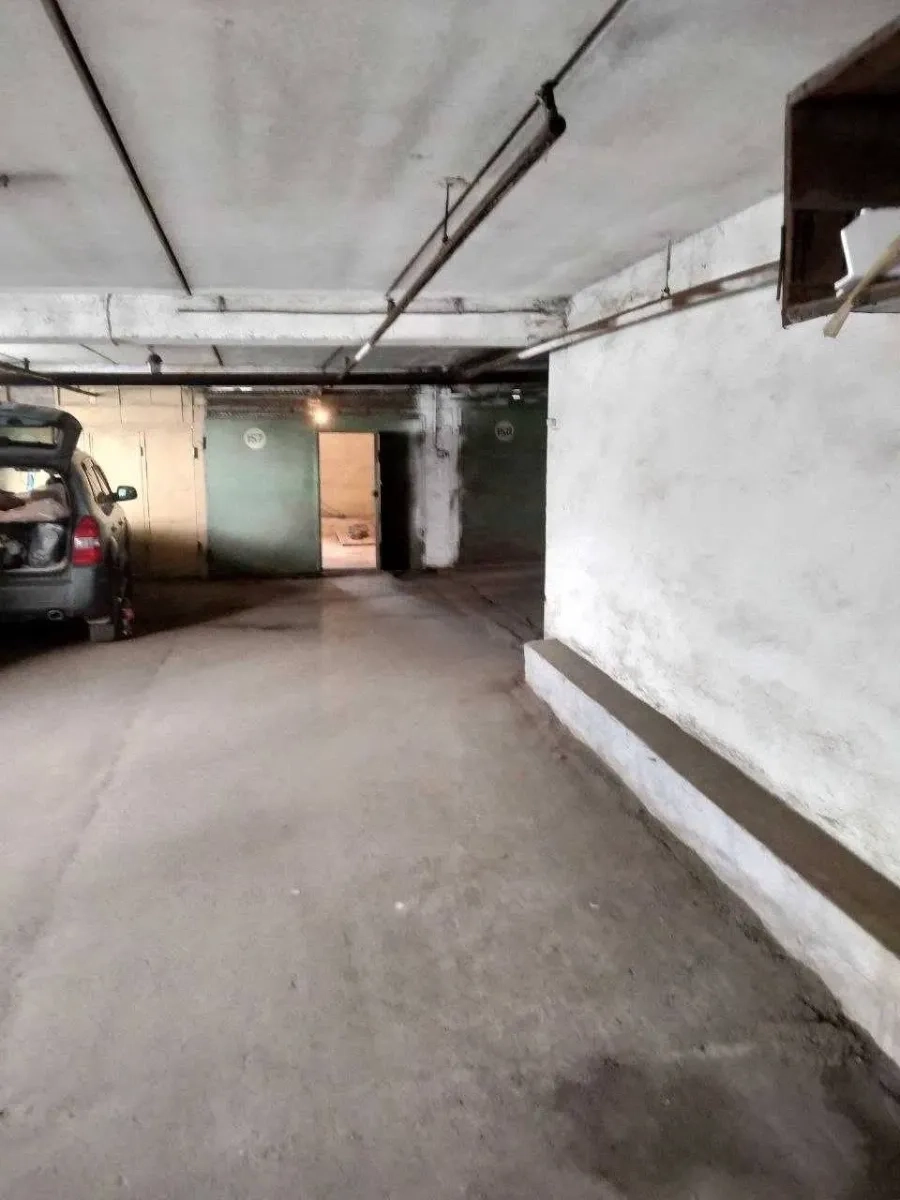 Гараж для зберігання та стоянки авто