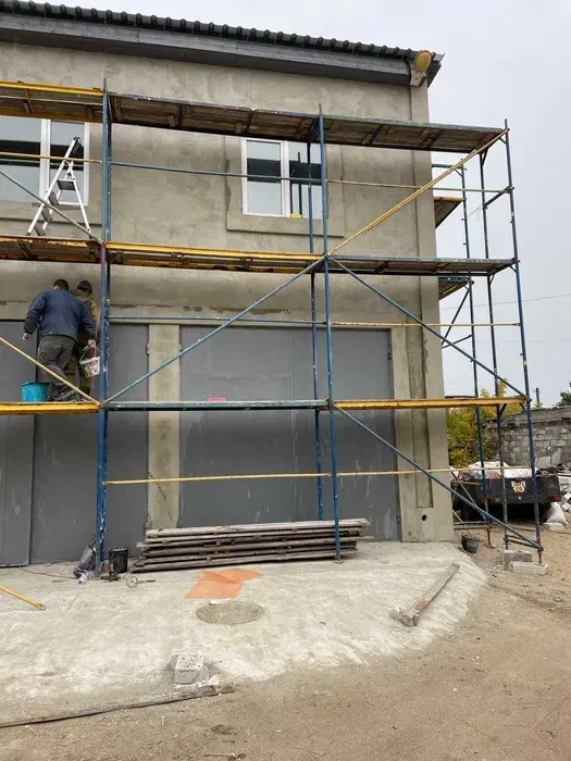 Будівельні риштування.