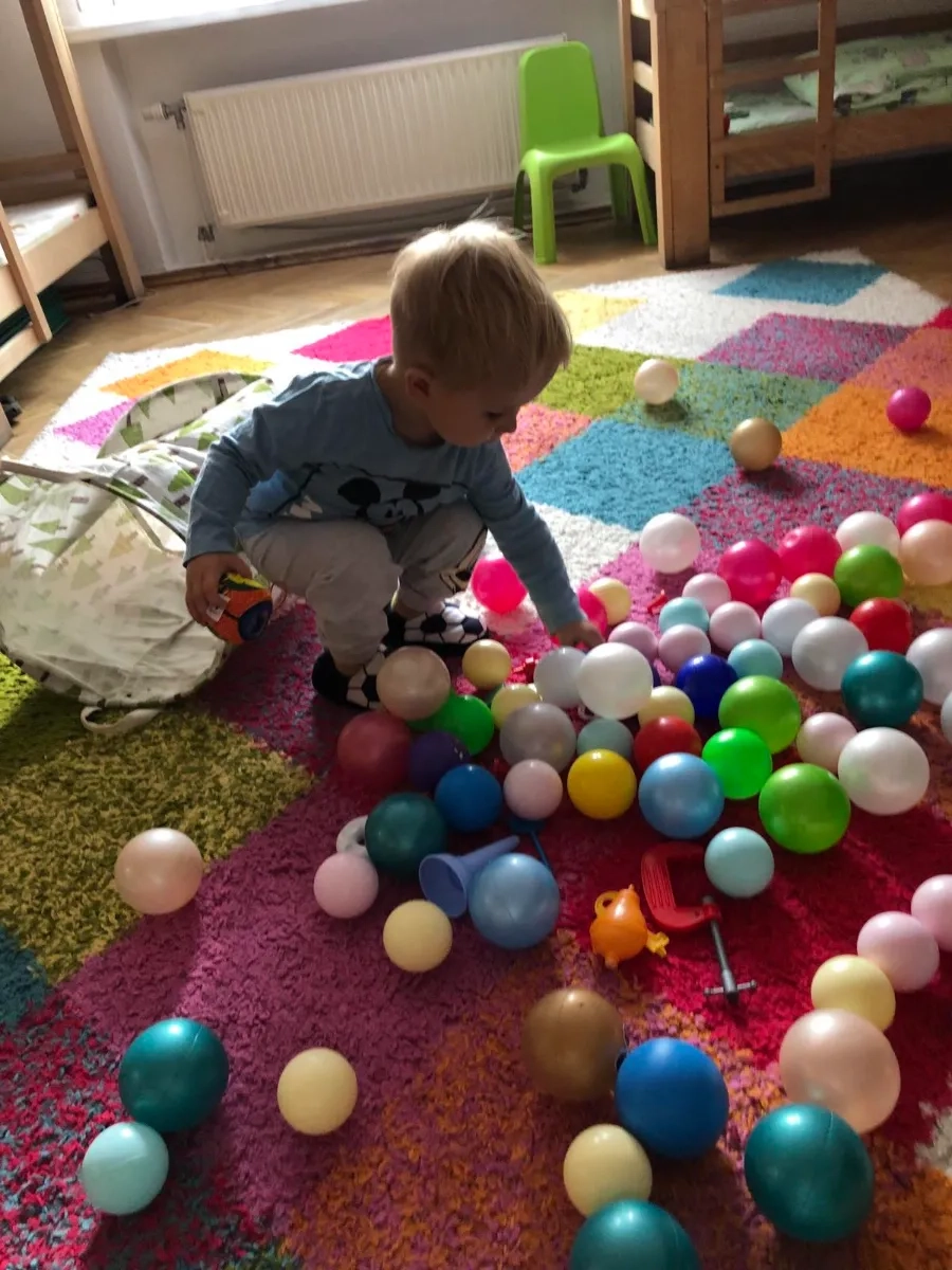 Няня, вихователь.