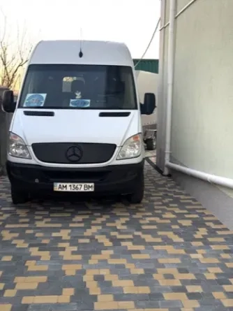 Вантажні перевезення та пасажировантажні Мерседес-спринтер