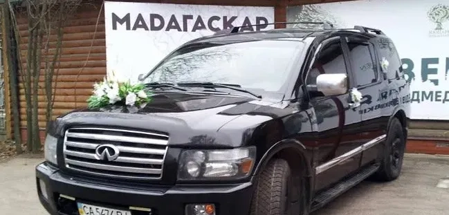 VIP-позашляховик Infiniti QX56