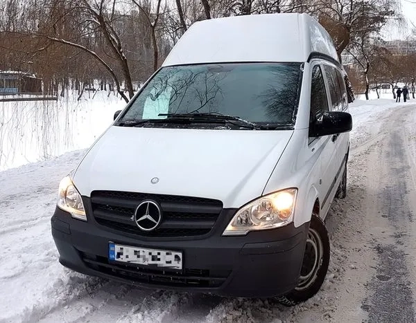298 Мікроавтобус на весілля трансфер Mercedes Vito білий
