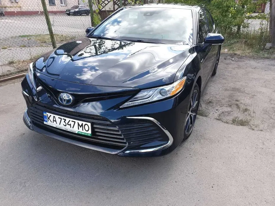 Toyota Camry 70 гібрид
