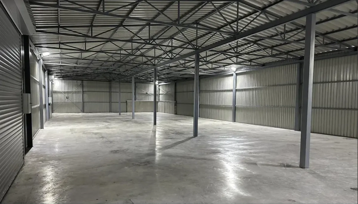 Комерційне приміщення на вул. Ґарета Джонса 15, площа 400 кв.м