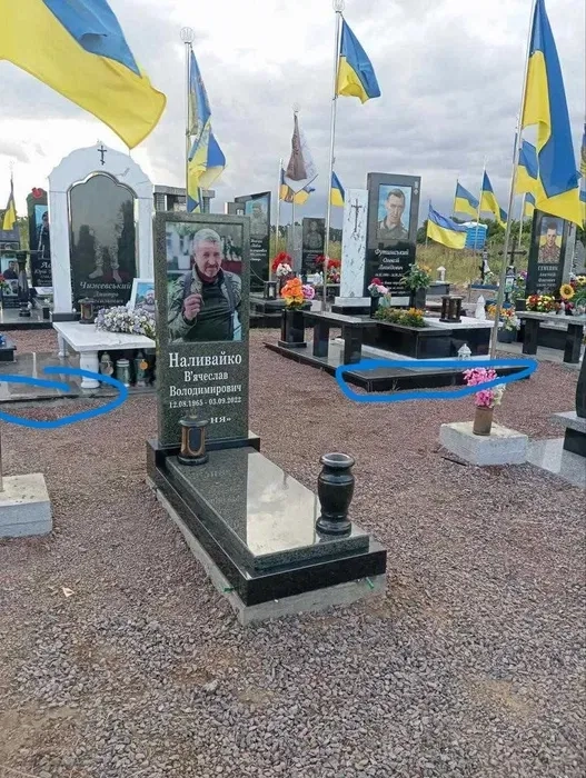 Пам'ятники з граніту. Власне виробництво. Професійний монтаж.