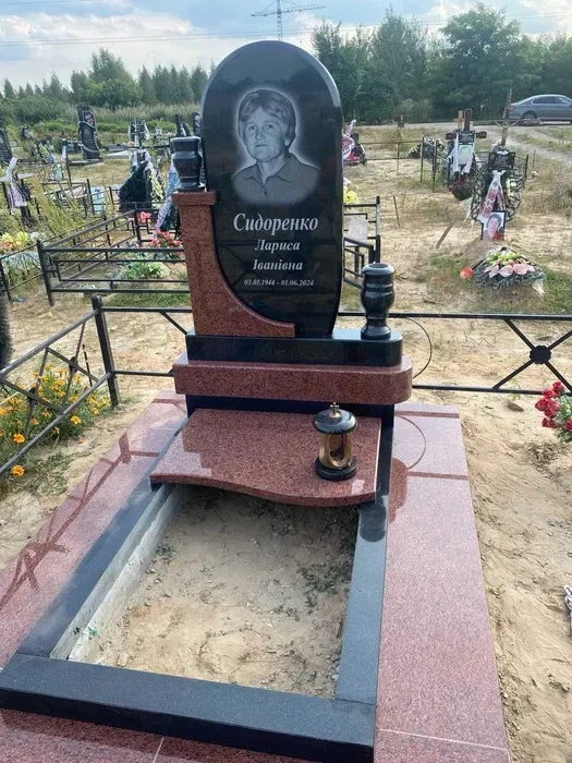 Пам'ятники з граніту. Власне виробництво. Професійний монтаж.