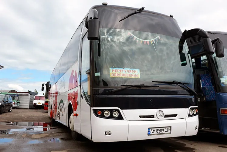 Комфортабельний автобус Neolaz на 50 місць