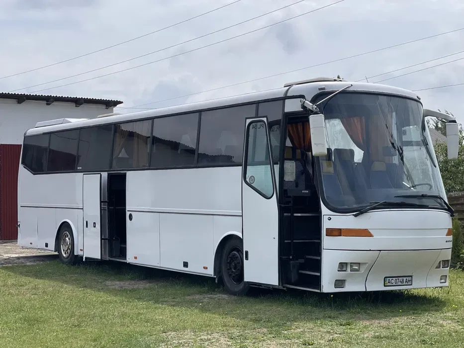 Автобус в користування