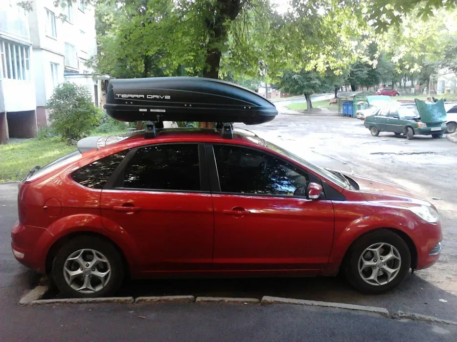 Багажник на кришу Terra Drive 440л та поперечки на рейлі