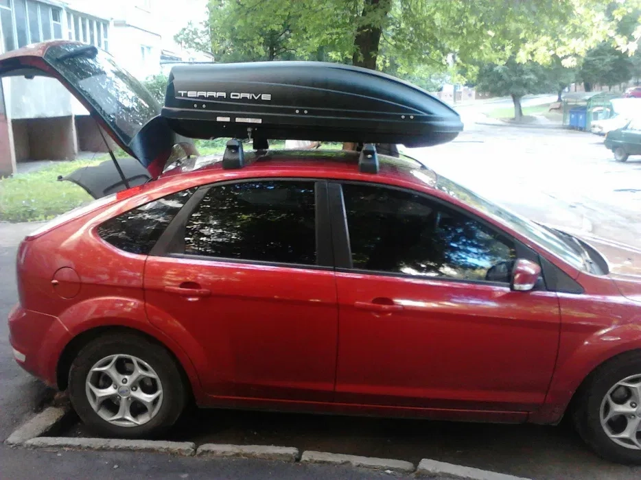 Багажник на кришу Terra Drive 440л та поперечки на рейлі